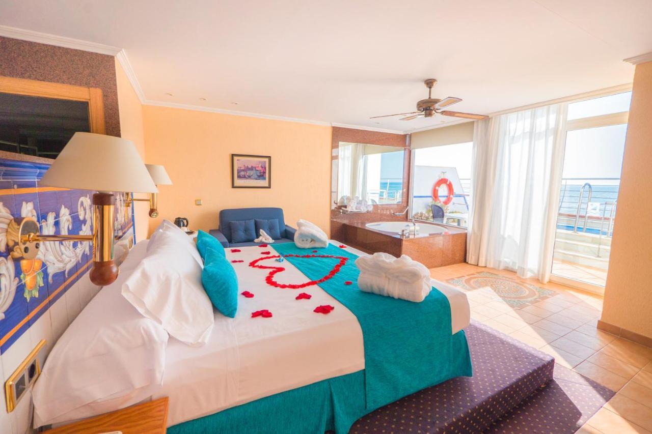 Suite Pool Access