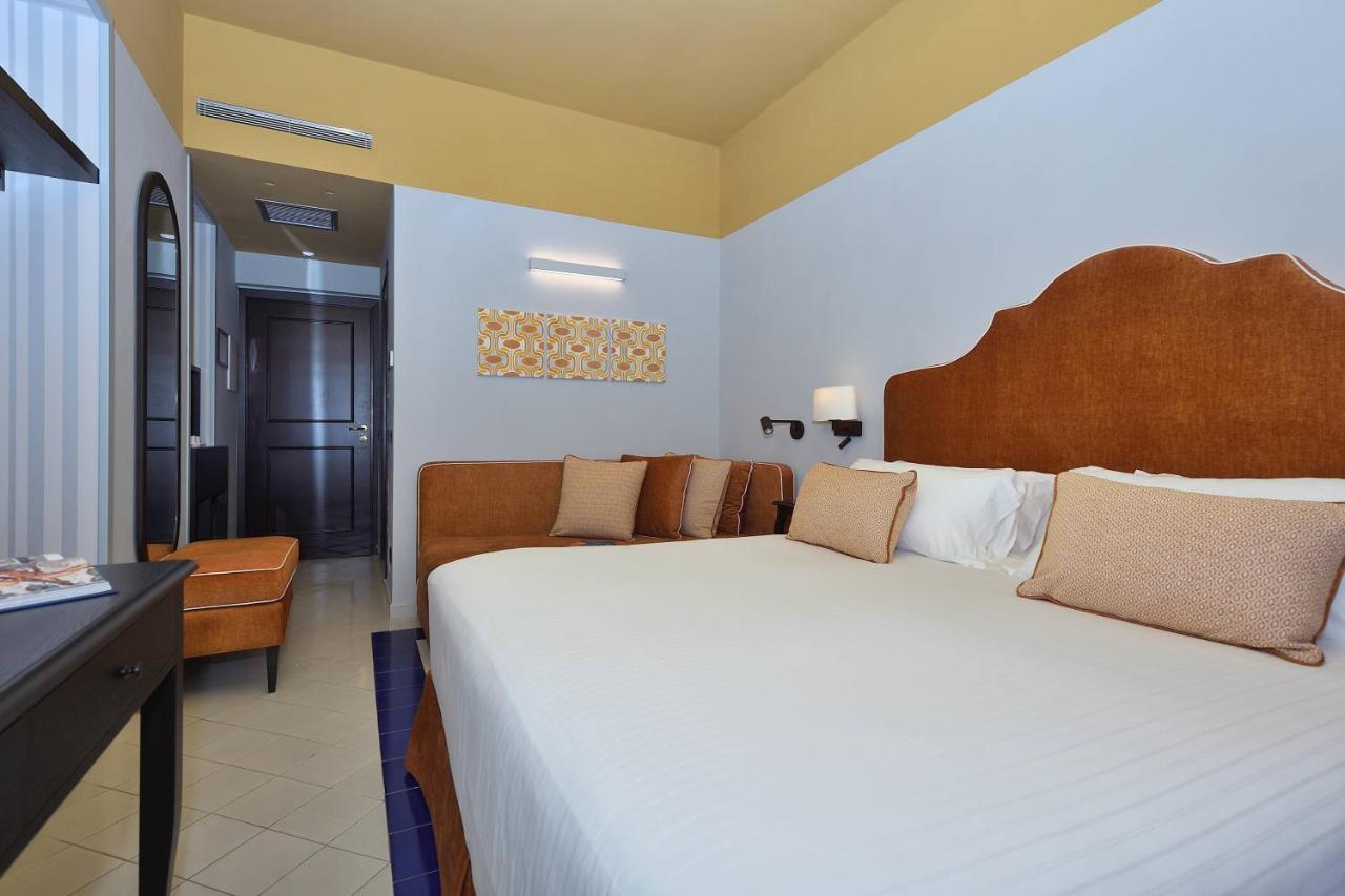 Deluxe Double or Twin Room Sea View