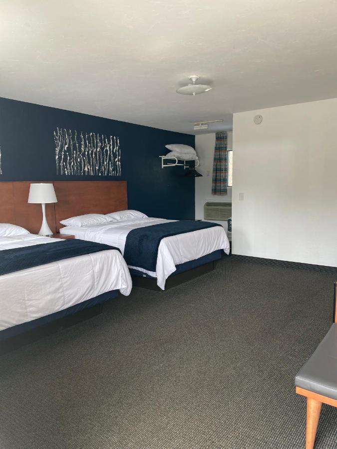 Deluxe Queen Room Two Queen Beds