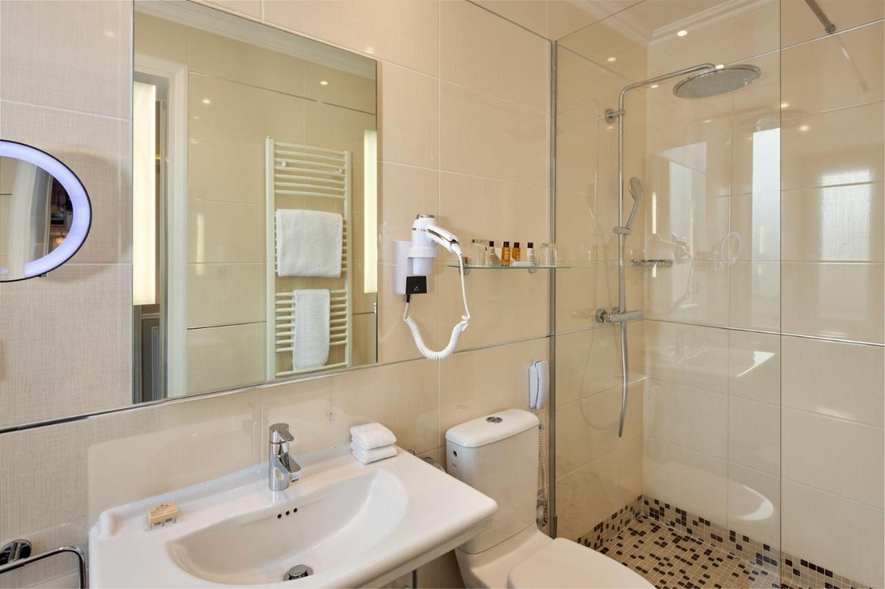 Prestige Room