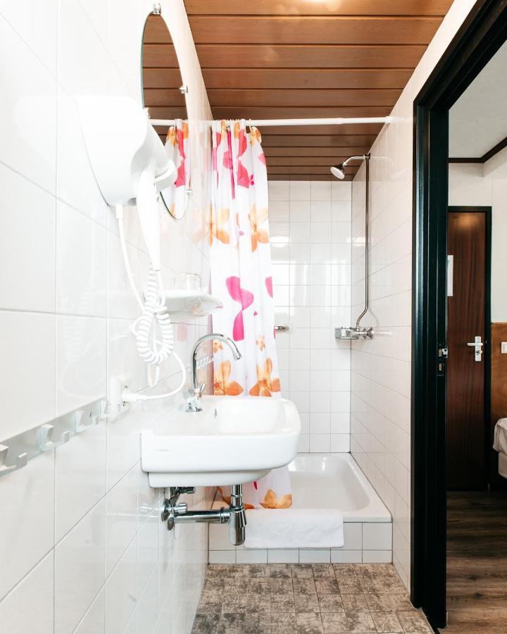 Twin Room Private Bathroom