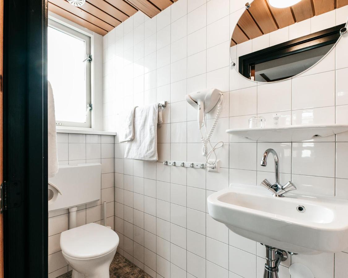 Twin Room Private Bathroom