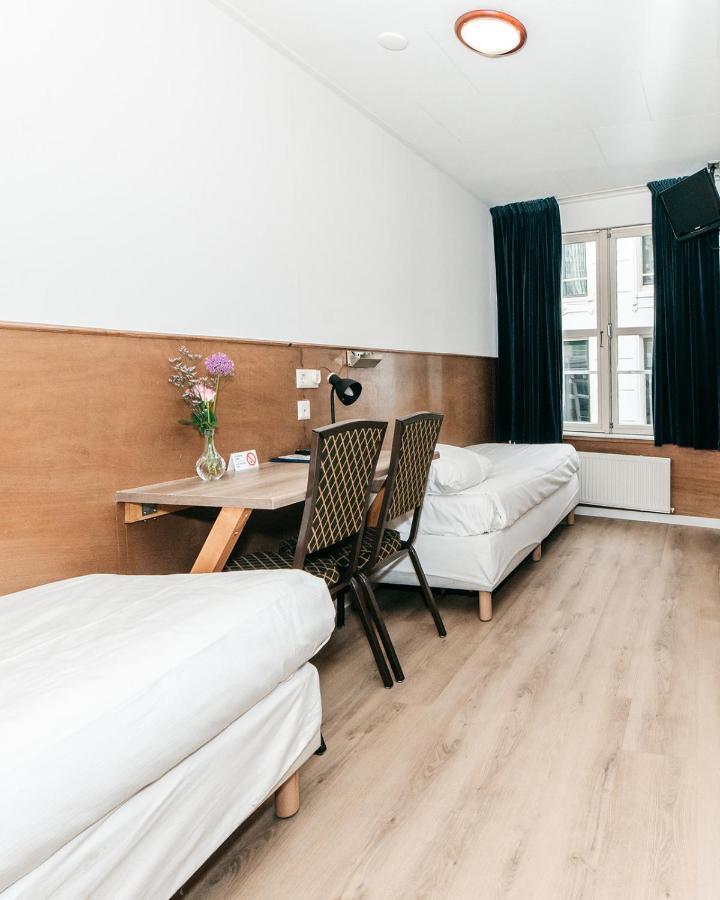 Twin Room Private Bathroom