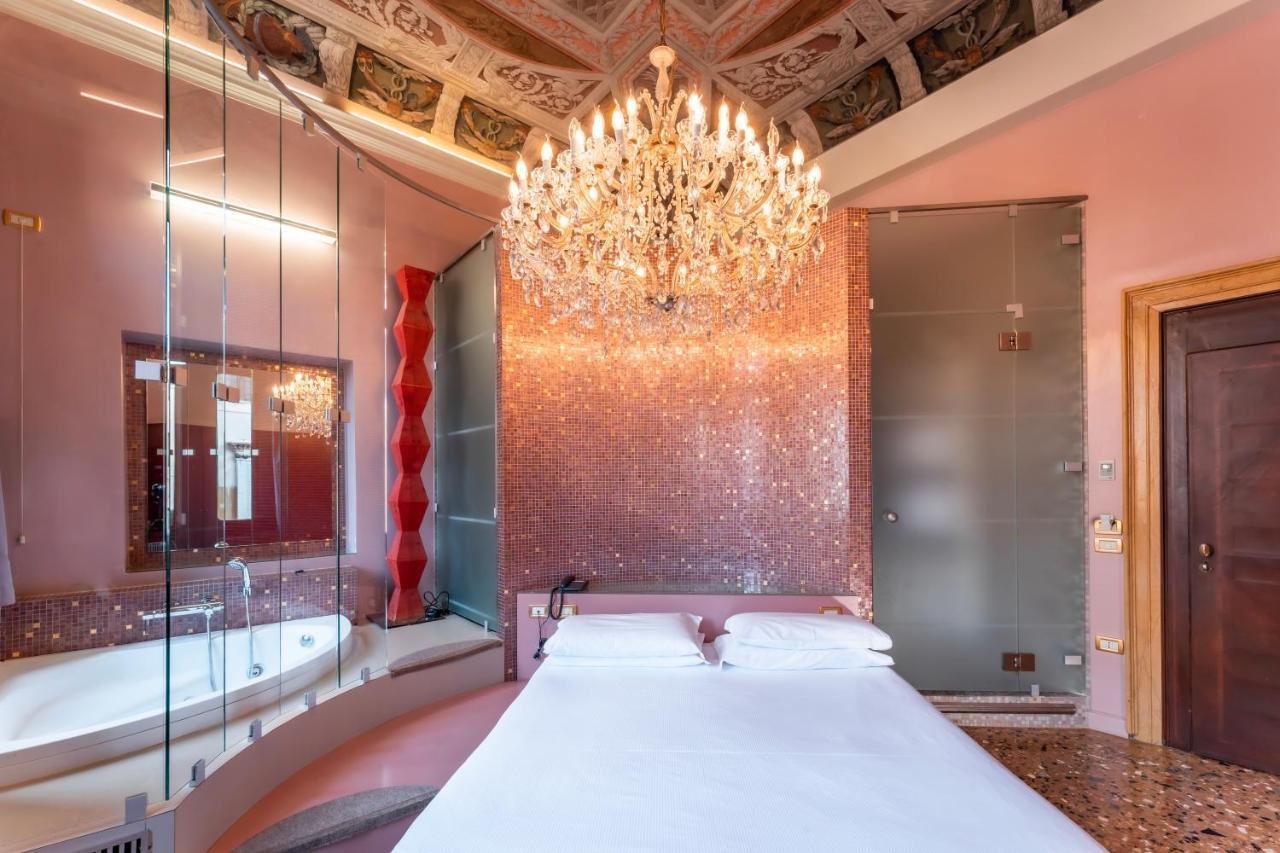 King Room Spa Bath
