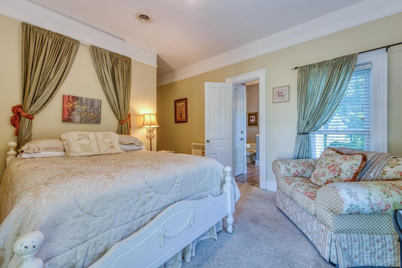 Queen Suite