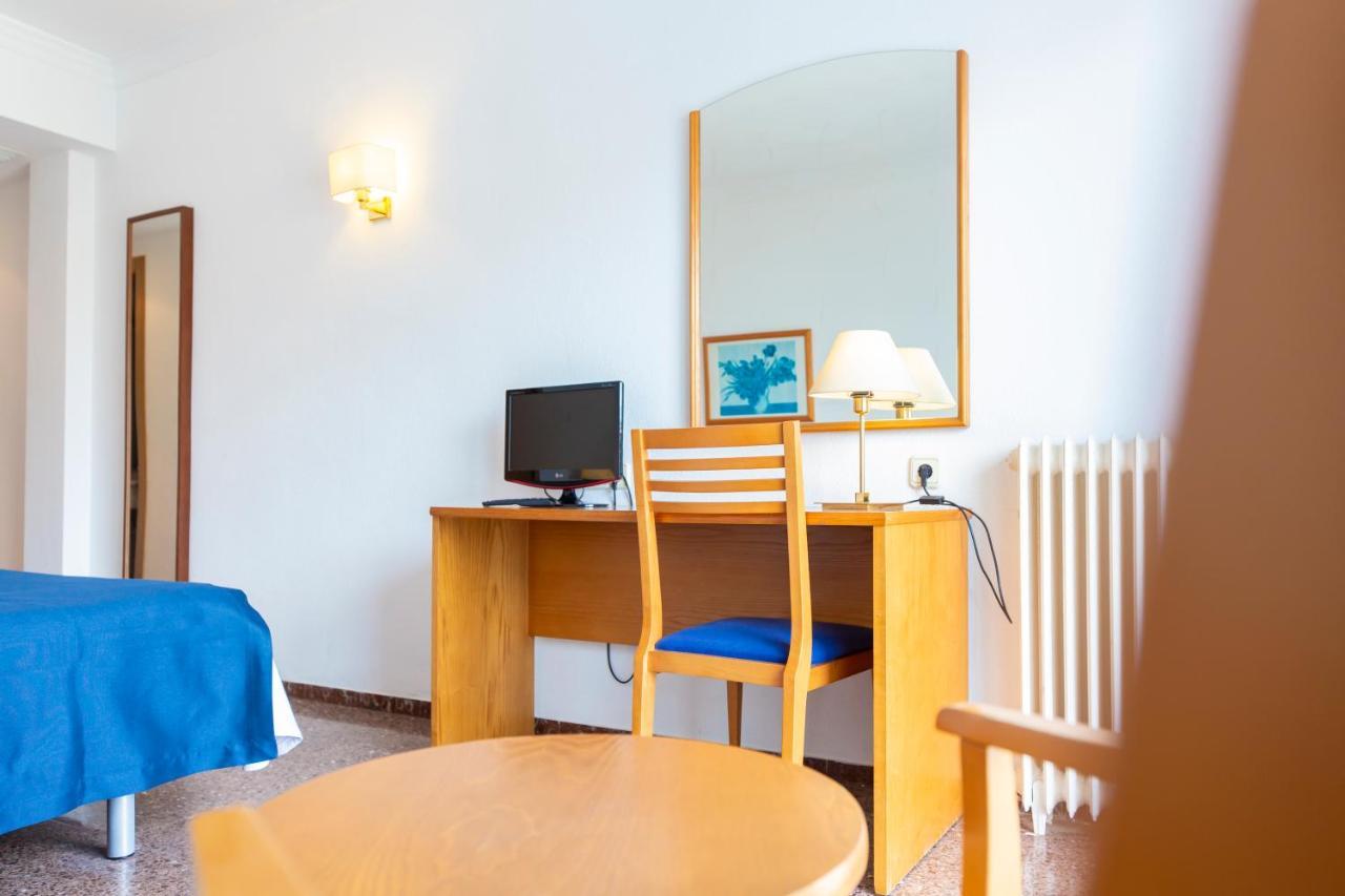 Double or Twin Room Partial Sea View