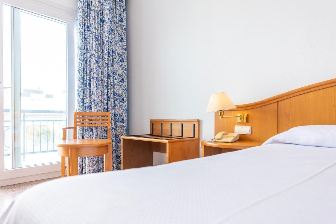 Double or Twin Room Partial Sea View