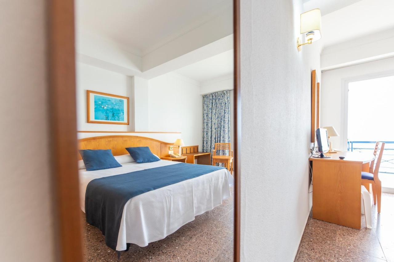 Double or Twin Room Sea View
