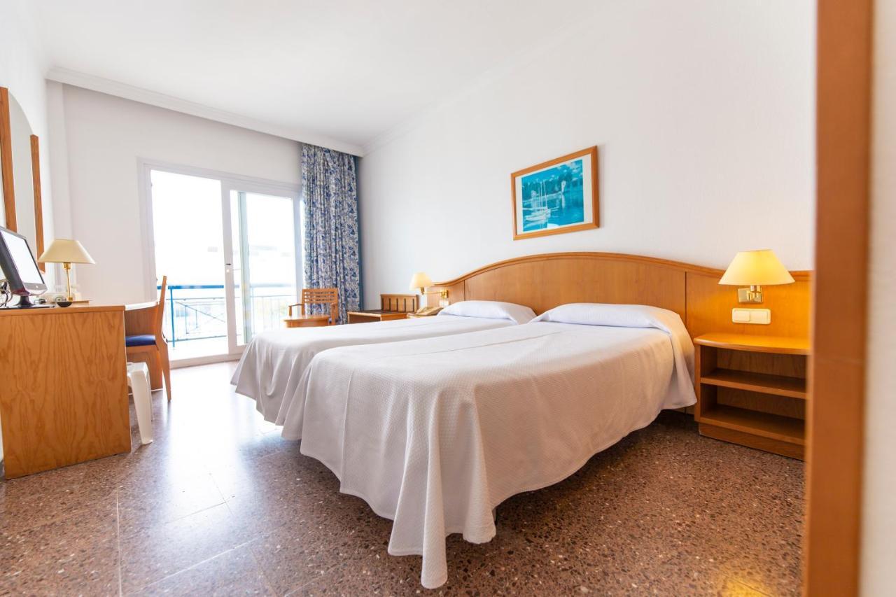 Double or Twin Room Partial Sea View
