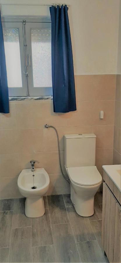 Twin Room Private External Bathroom