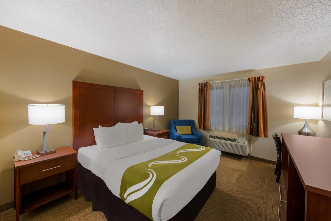 Queen Room Accessible or Nonsmoking