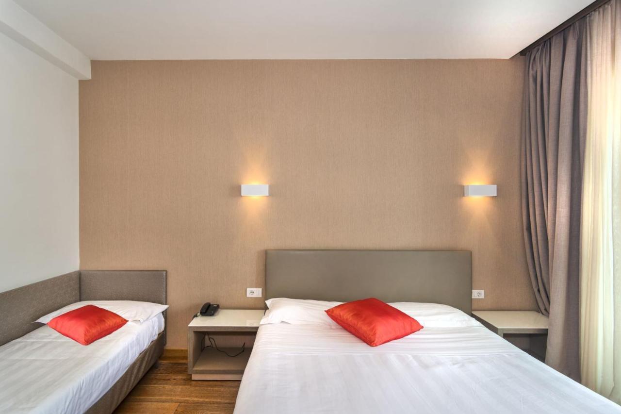 Superior Triple Room with Sea View,1371342959:JPEG
