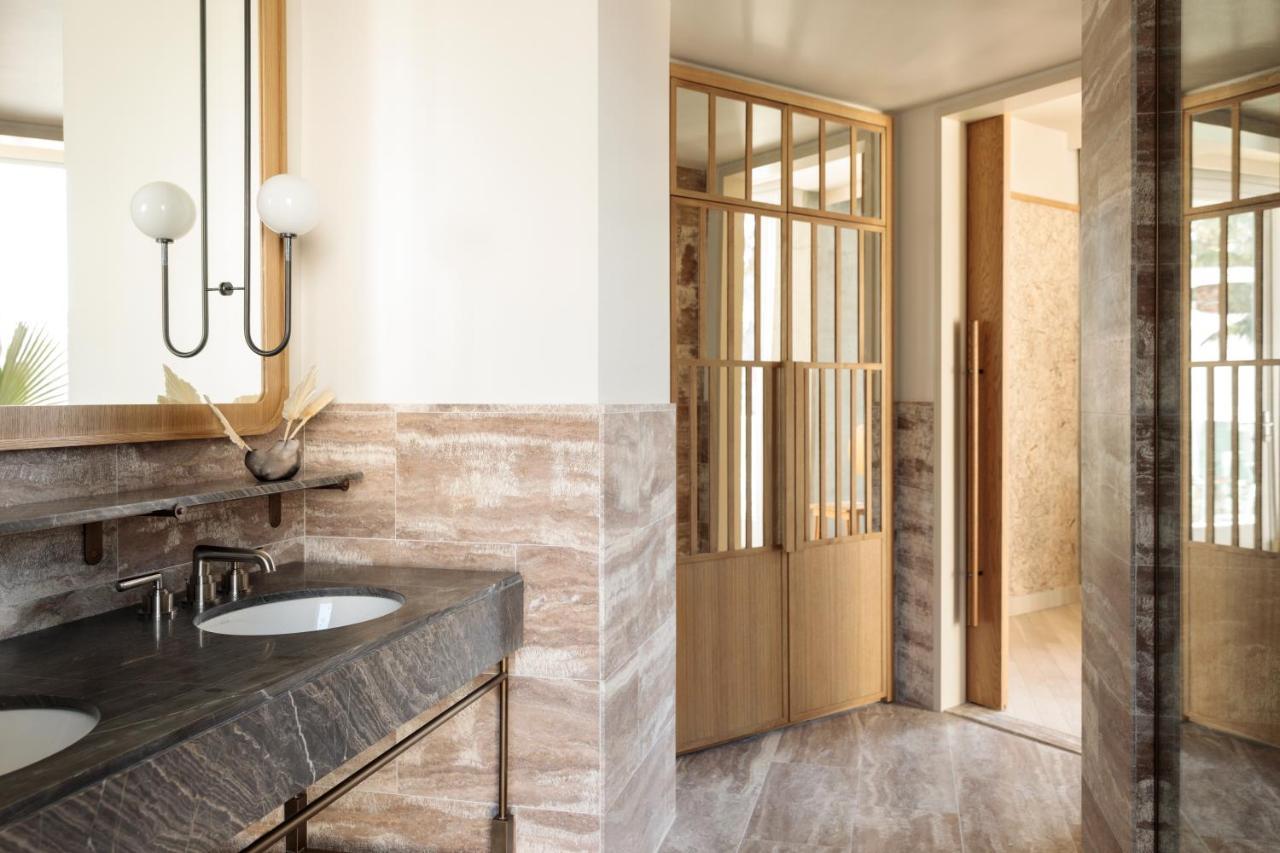 Deluxe Suite Suite 1 King
