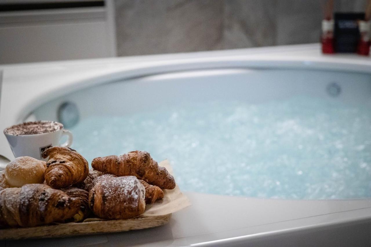 Queen Suite Spa Bath