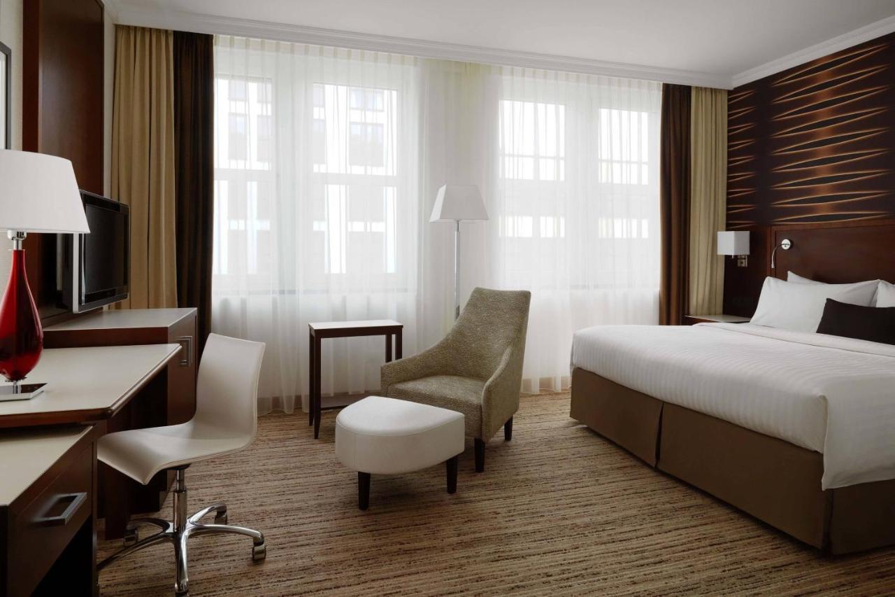 Standard Room King bed,1403943416:JPEG
