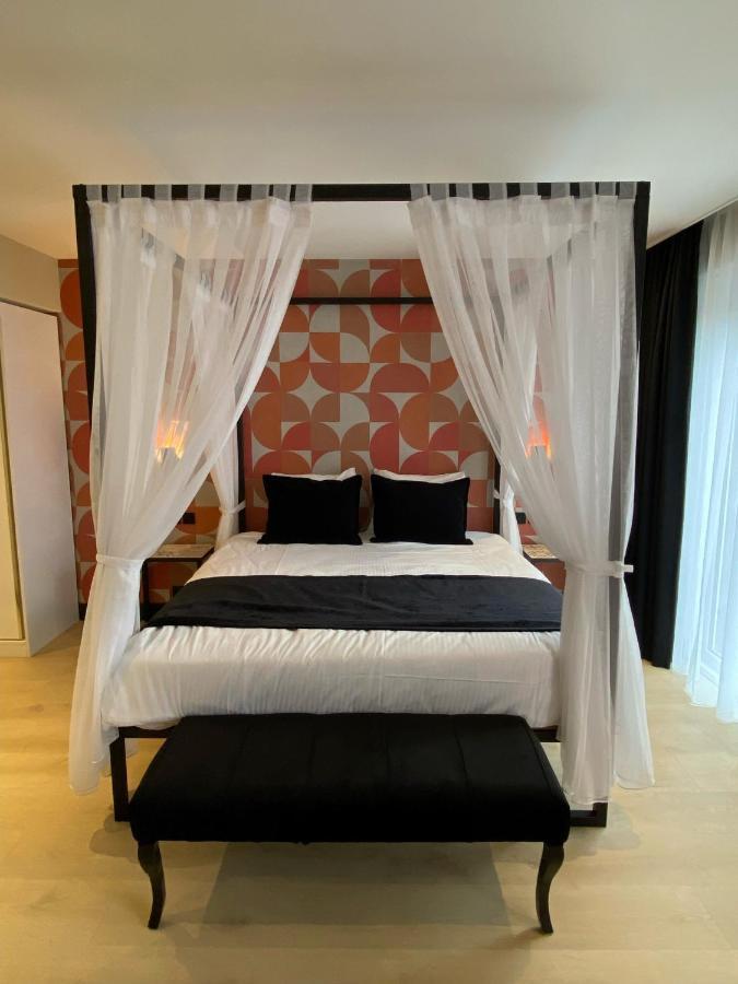 King Suite Spa Bath