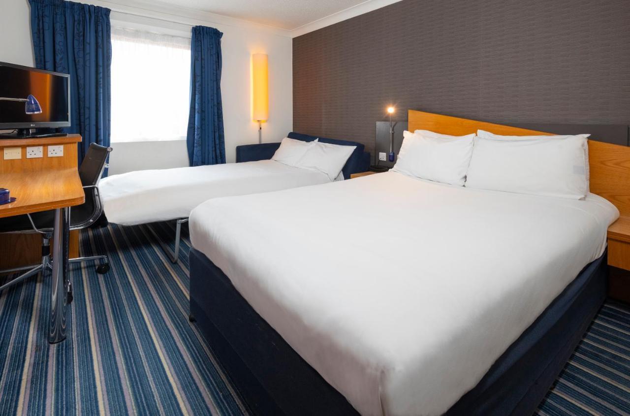 Standard Double Room with Sofa Bed and Free Hot Breakfast,1376707748:JPEG
