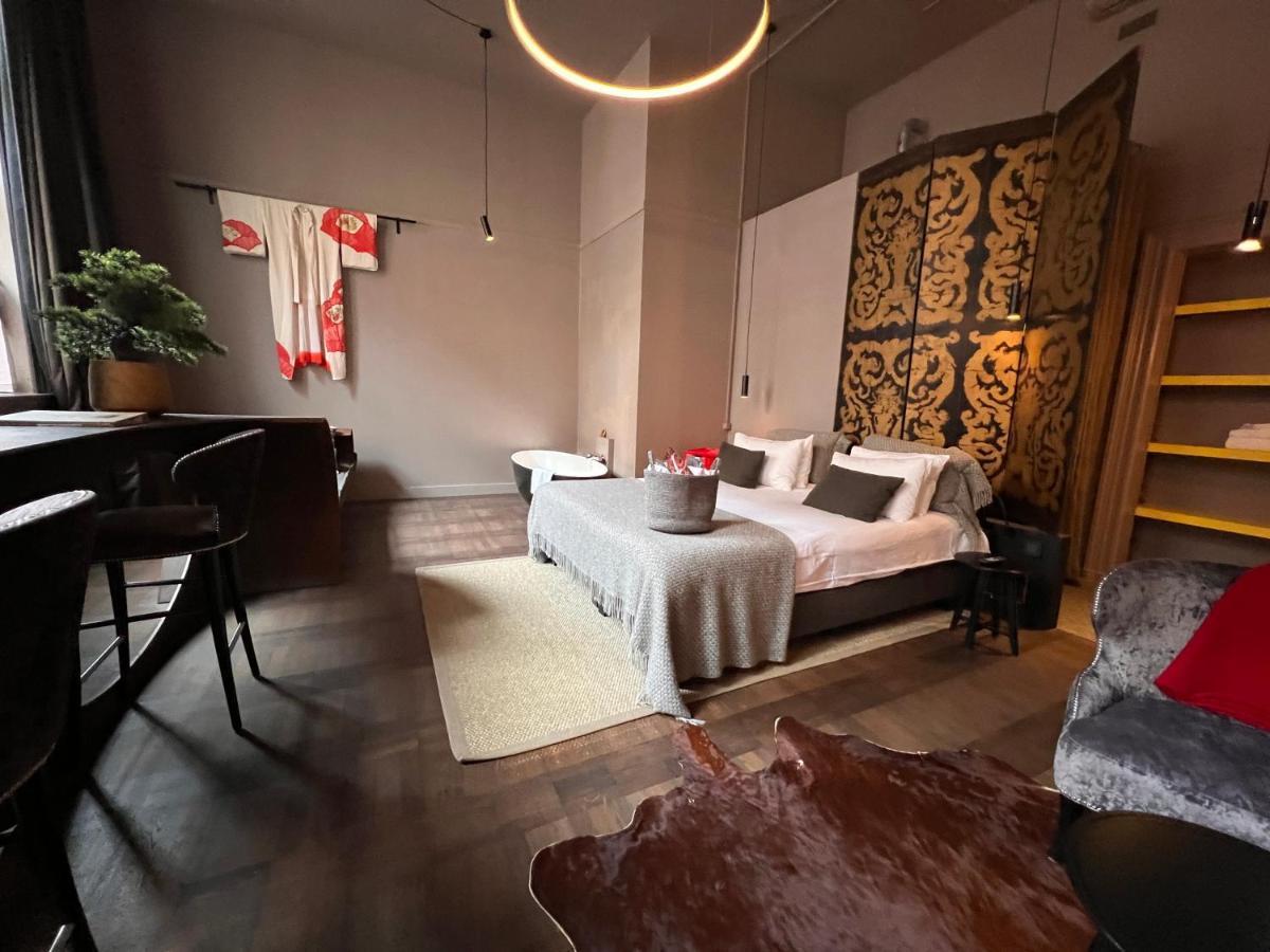 Signature Suite