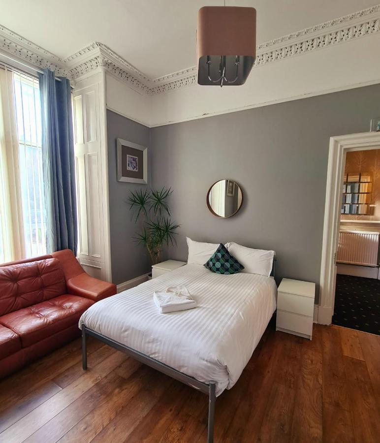 Double Room Private External Bathroom