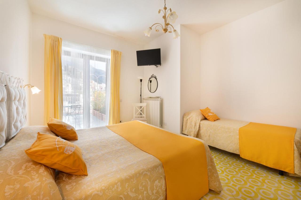 Triple Room Sea View
