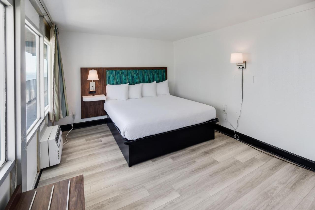 Two-Room Suite two king beds non-smokingkitchen 1 room has a ocean view side view the second room has the kitchen no view