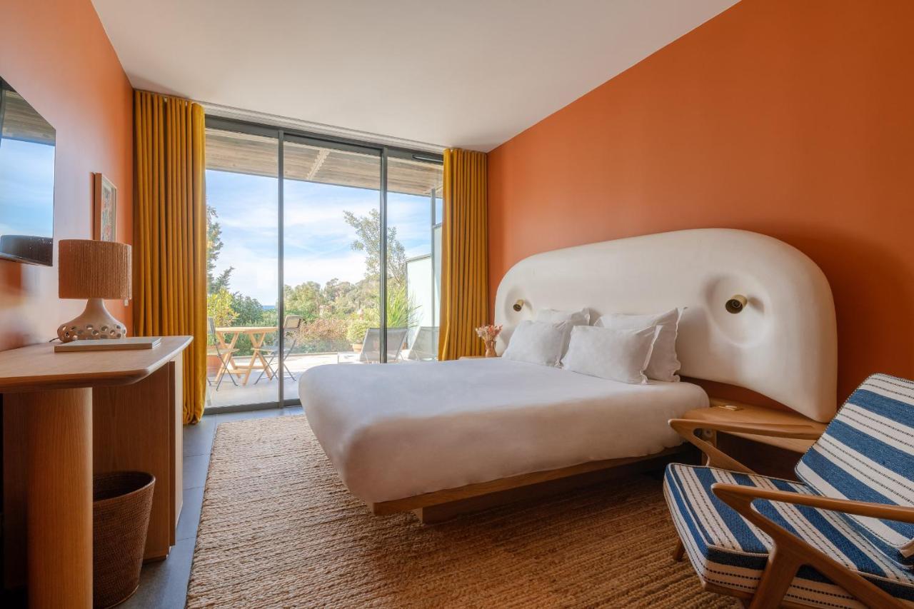 Chambre Jardin avec Terrasse vue mer partielle