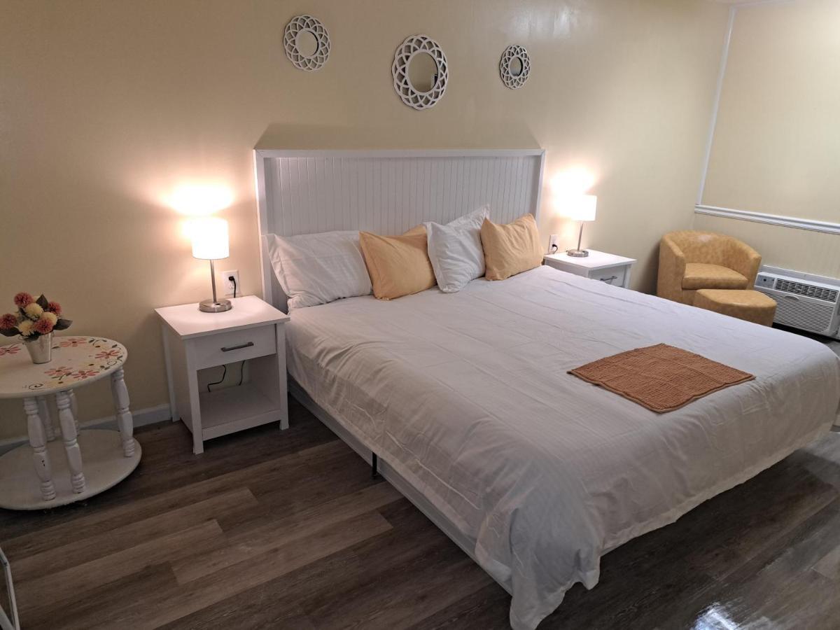 Standard King Room