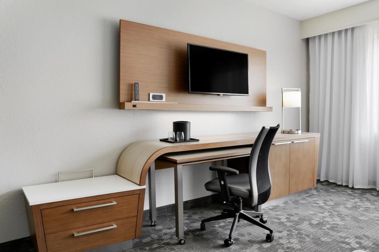 Larger Guest room, 2 Queen, Sofa bed,1615386312:JPEG