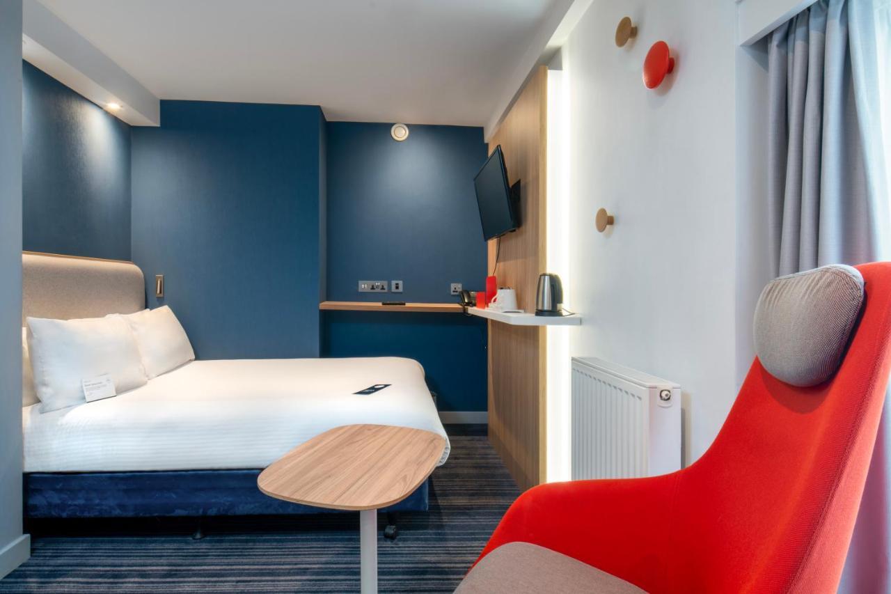 Standard Room Hot Twin or Double Subject to availability