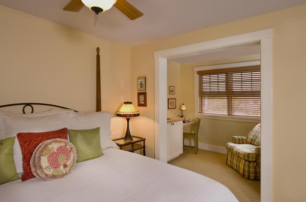Garden King Room