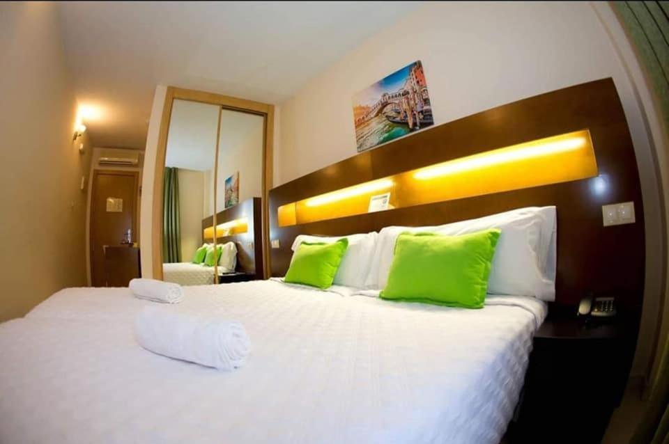 Triple Room Private Bathroom