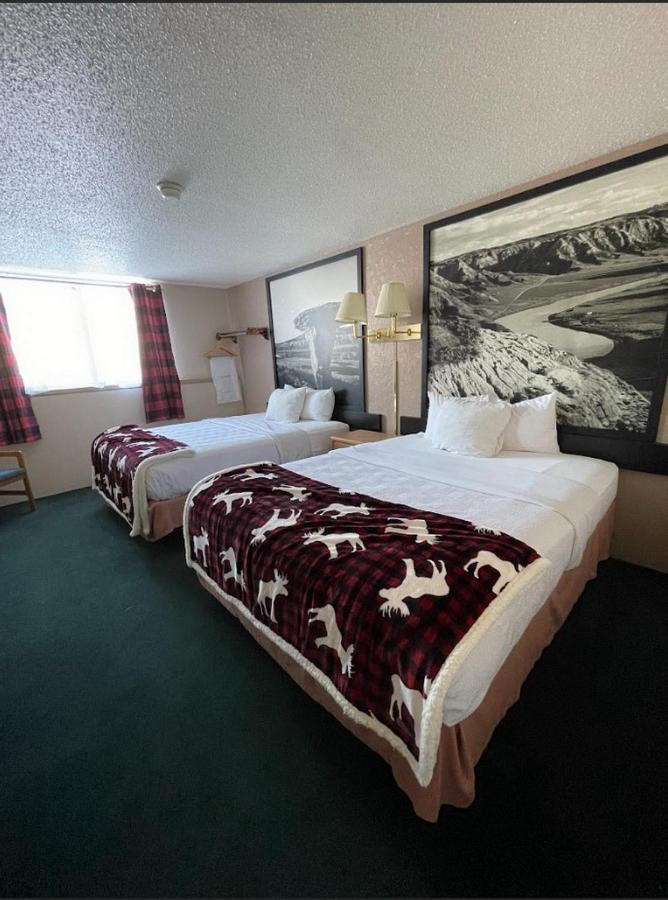 Standard Queen Room Two Queen Beds