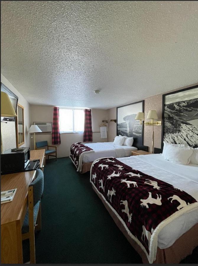 Standard Queen Room Two Queen Beds