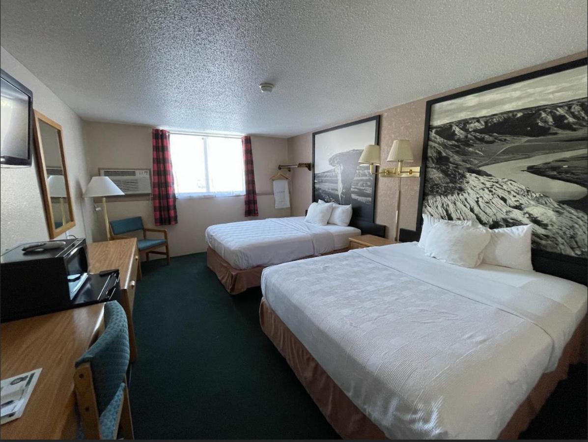 Standard Queen Room Two Queen Beds