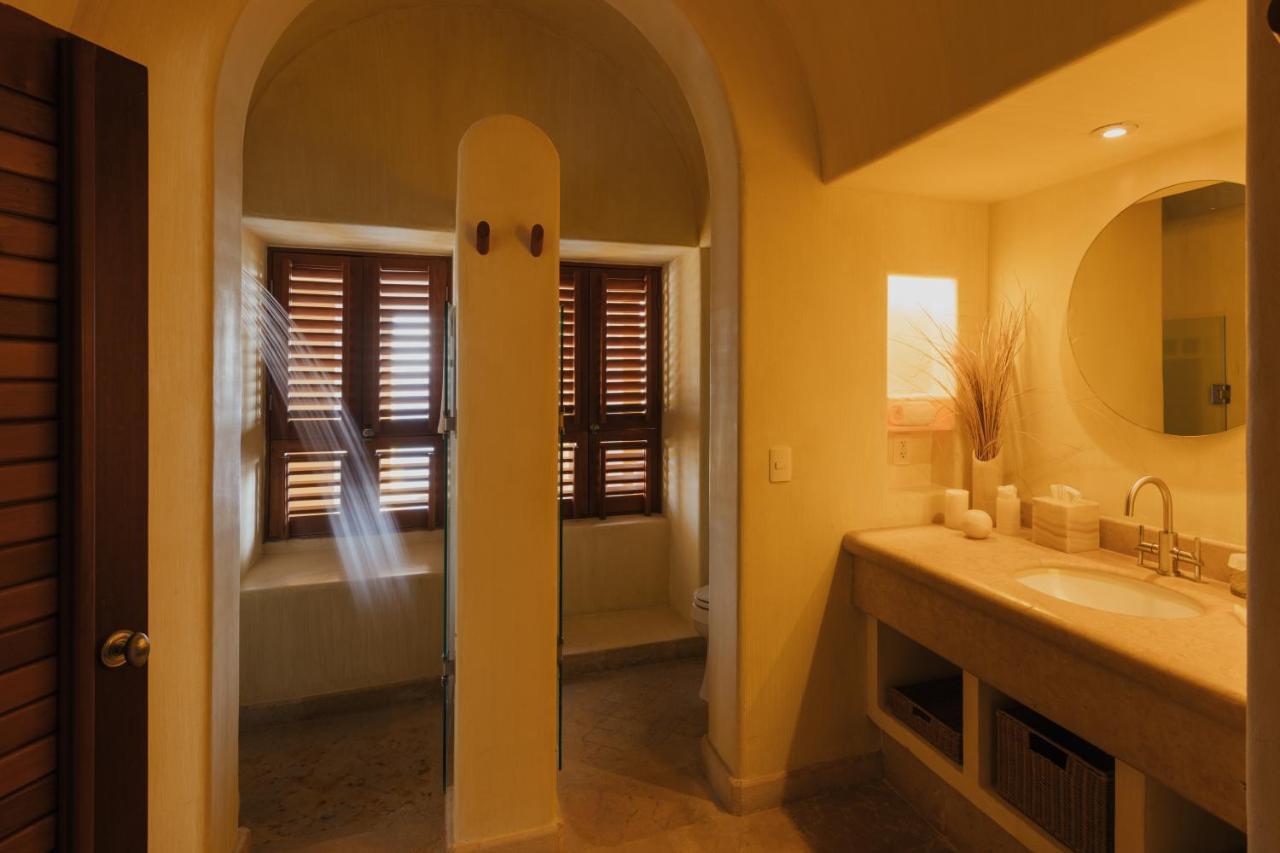 Romance Deluxe Suite Oceanfront