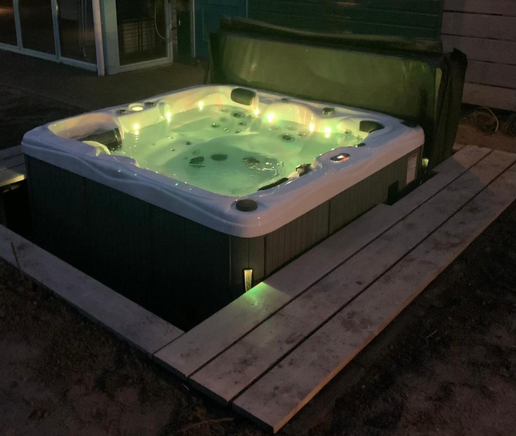 Deluxe Suite Spa Bath
