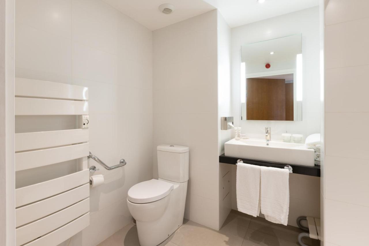 Double Room Shower Mountain View No Balcony