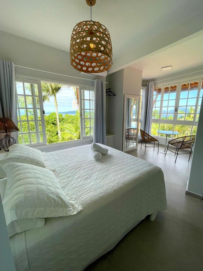 Deluxe Queen Suite