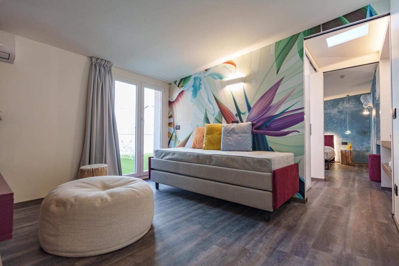 Two-Bedroom Apartment,1617462356:JPEG