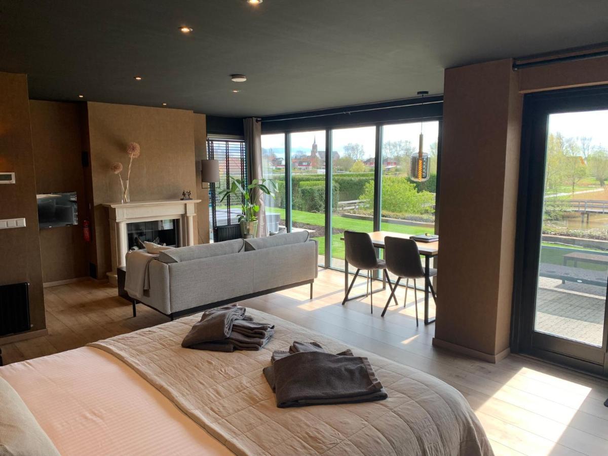 Deluxe Suite Spa Bath