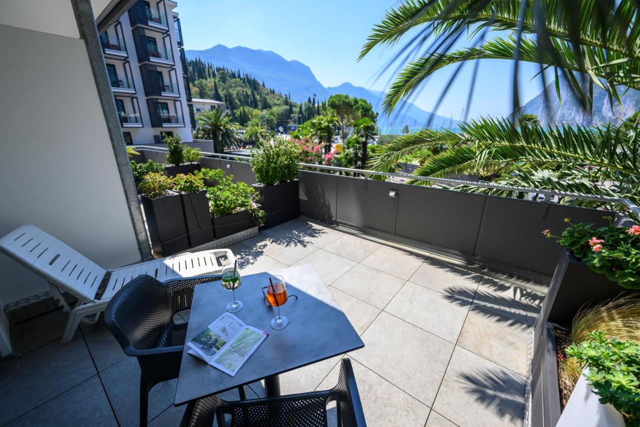 Superior Double or Twin Room Lake View
