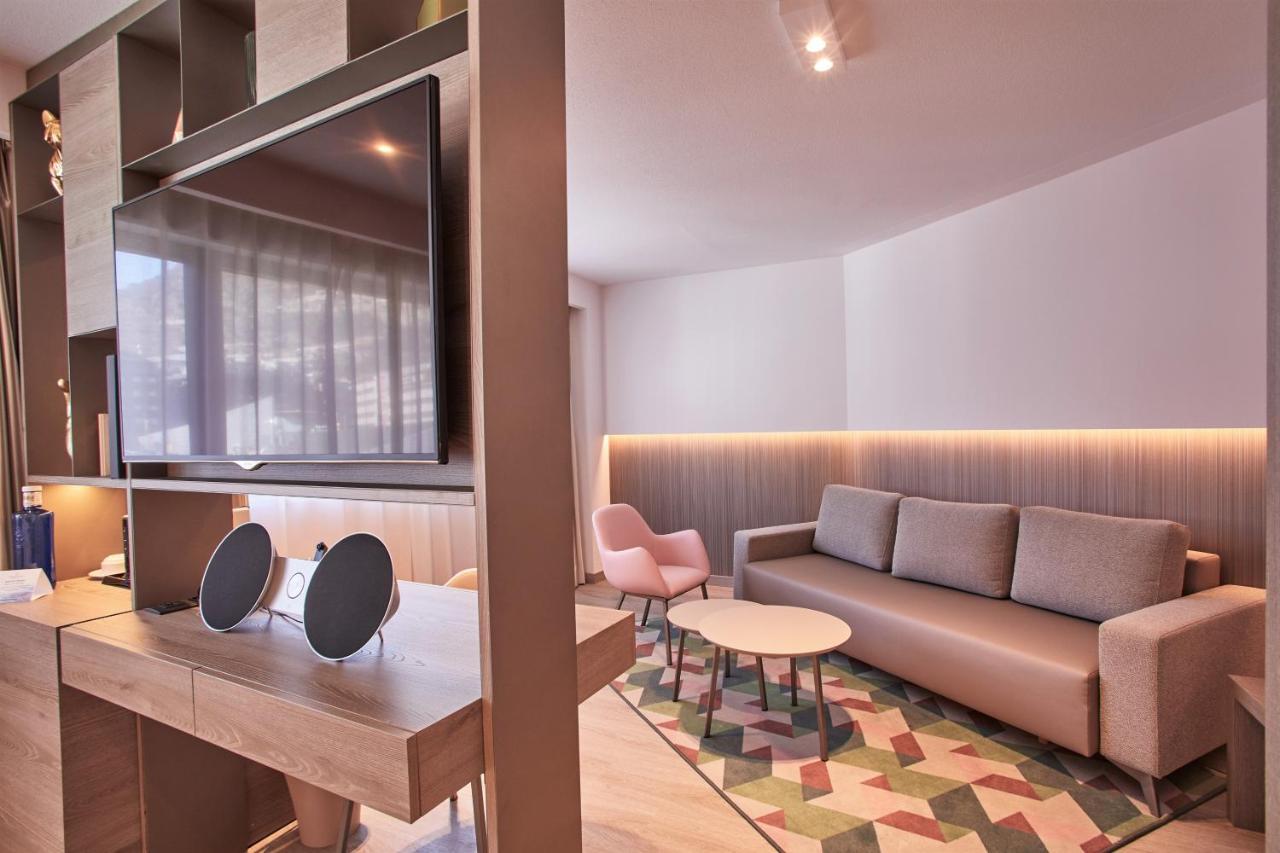 Deluxe Family Room