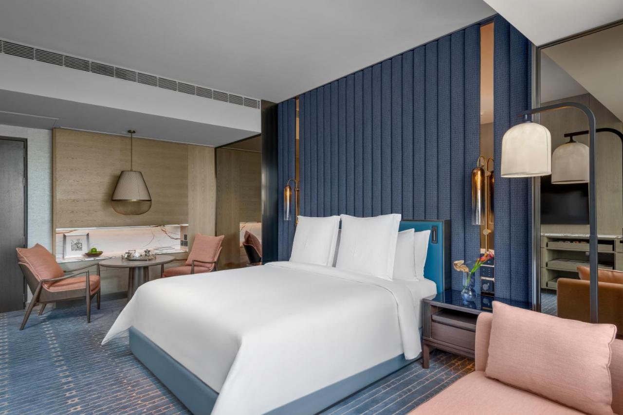 Deluxe King Room Sea View