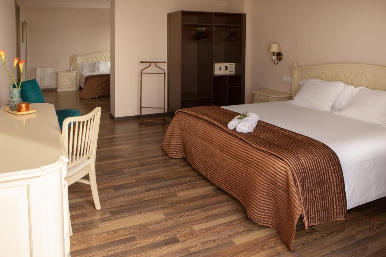 Quadruple Room,1382482103:JPEG