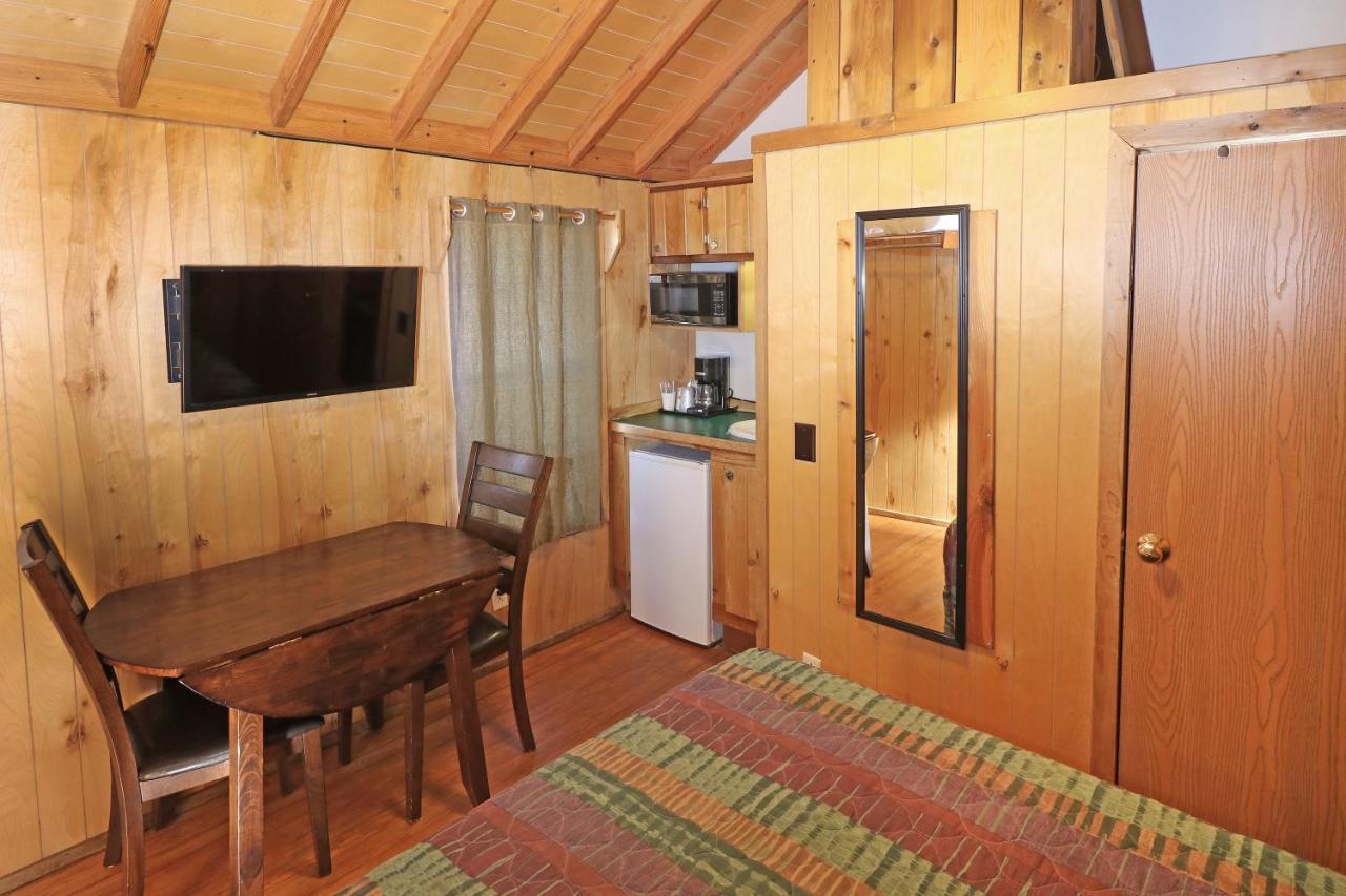 Deluxe Cabin Rental
