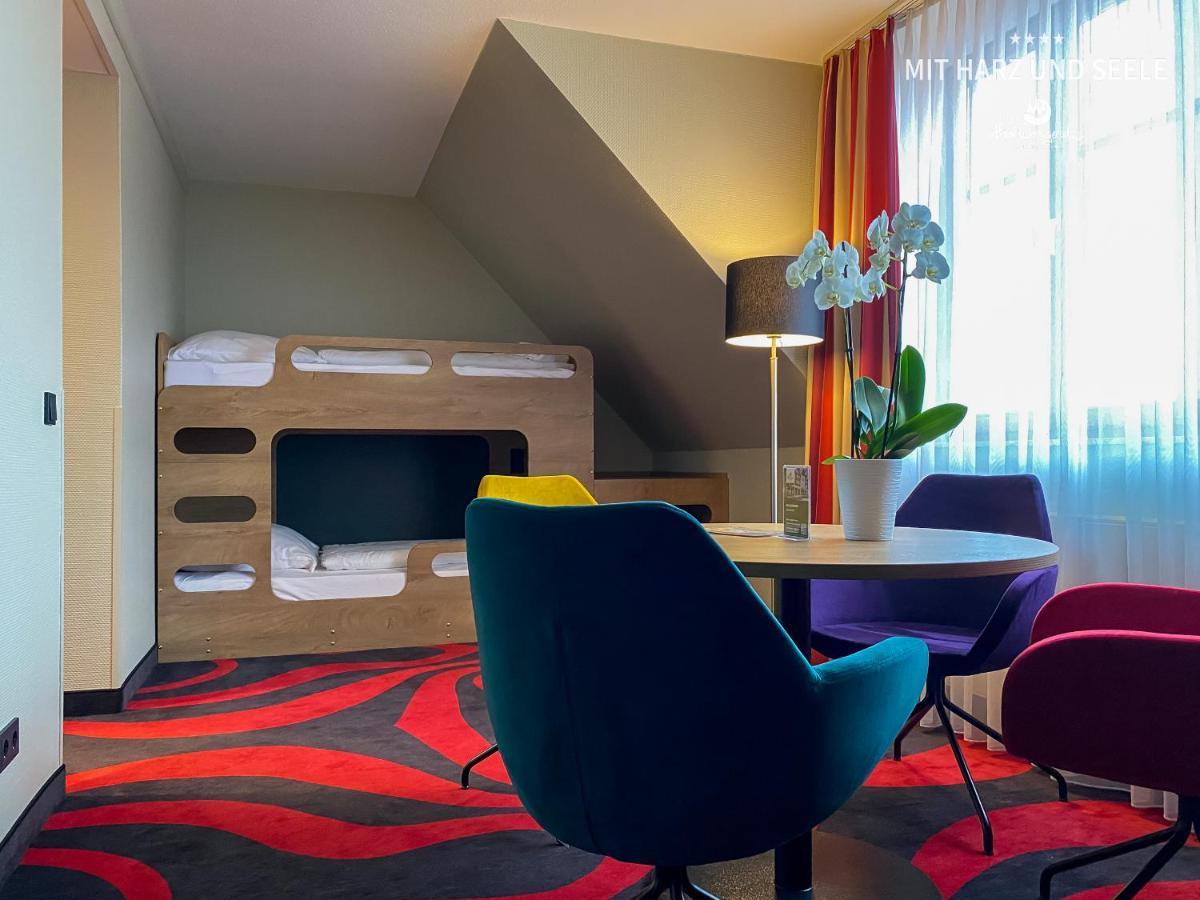 Familienzimmer mit Etagenbett und Badezimmer