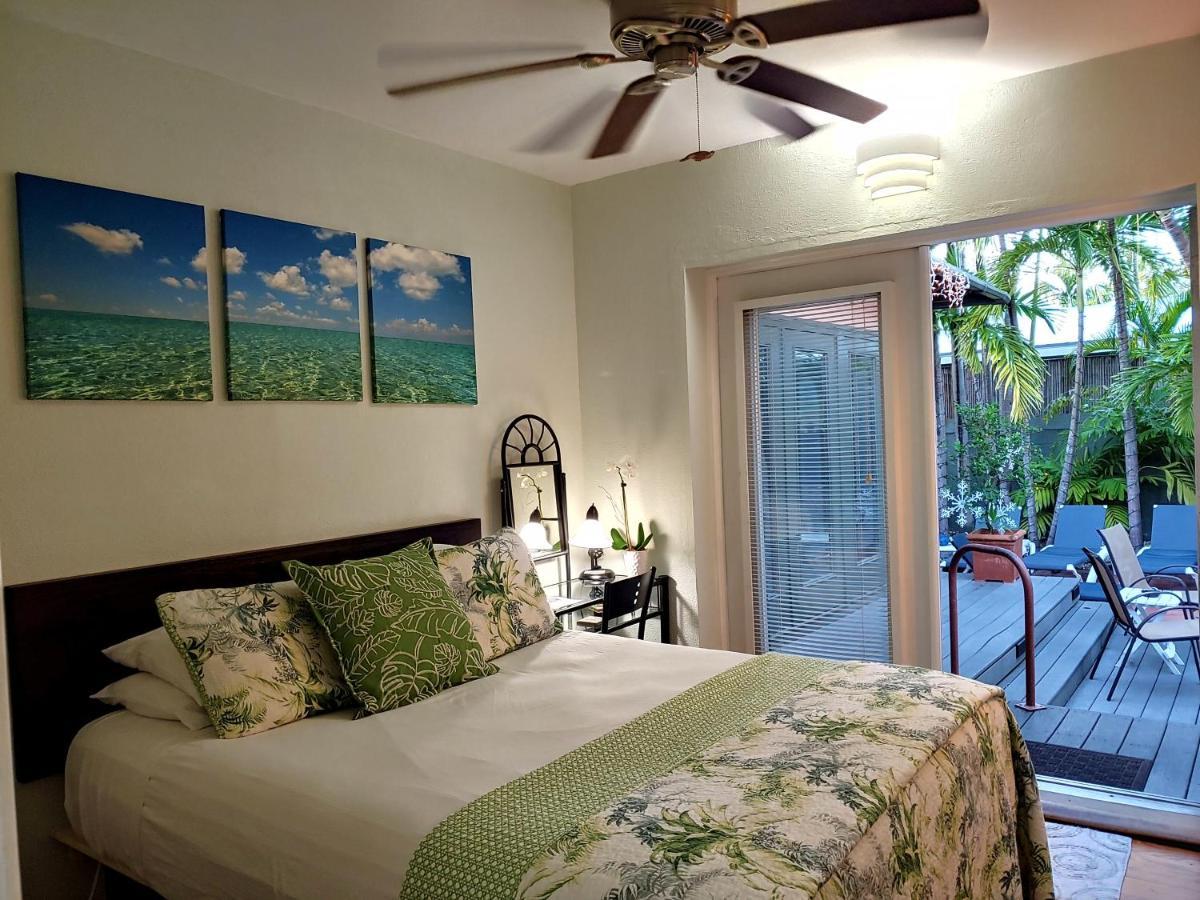 Deluxe Two-Bedroom Apartment Garden View