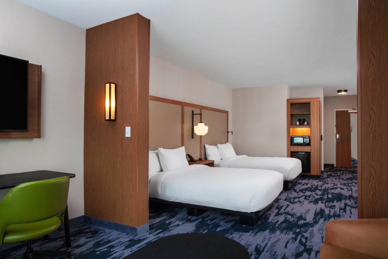 Queen Suite Two Queen Beds Sofa Bed