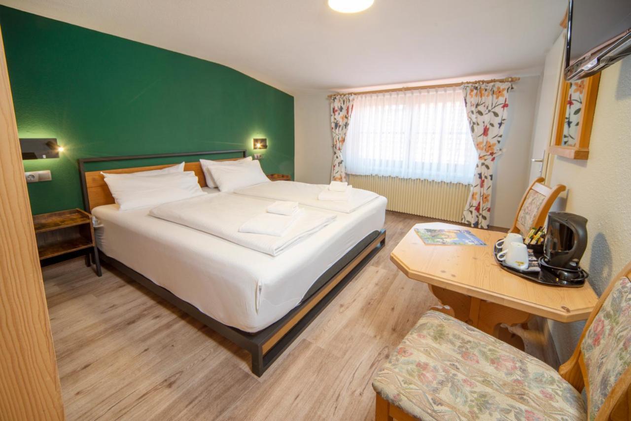 Small Double Room,1385636801:JPEG