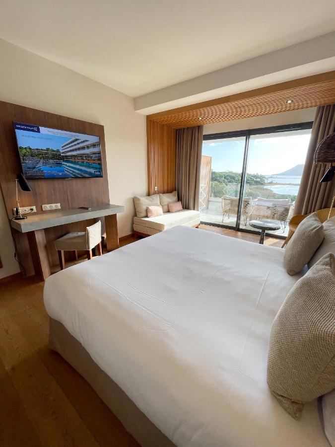 Deluxe King Room Sea View